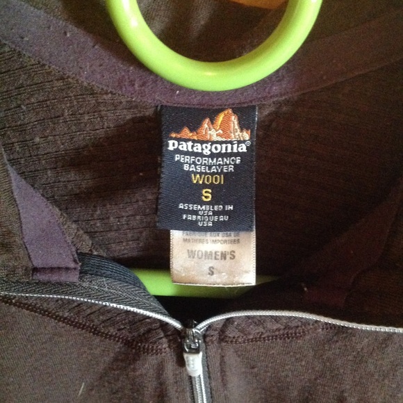 Patagonia wool base layer 1/4 zip - Picture 3 of 3